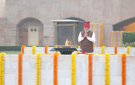 ‘We will keep working for progress of every Indian’: PM Modi pays tribute to Mahatma Gandhi on I-Day ‘We will keep working for progress of every Indian’: PM Modi pays tribute to Mahatma Gandhi on I-Day