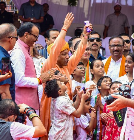 80th I-Day celebrated with grandeur, dignity in Lucknow; glimpse of ‘Ek Bharat-Shreshtha Bharat’ witnessed 80th I-Day celebrated with grandeur, dignity in Lucknow; glimpse of ‘Ek Bharat-Shreshtha Bharat’ witnessed