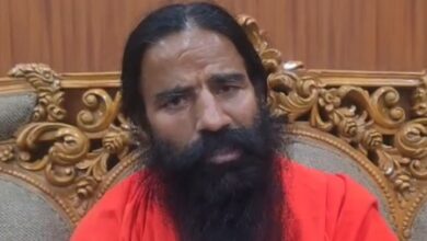 People must break down walls of hatred among themselves: Baba Ramdev (Lead) People must break down walls of hatred among themselves: Baba Ramdev (Lead)