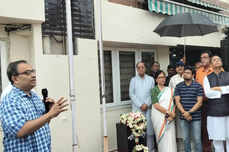 Trinamool MLA Kunal Ghosh’s Independence Day appearance at rebel camp sparks speculation Trinamool MLA Kunal Ghosh’s Independence Day appearance at rebel camp sparks speculation