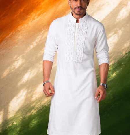 SRK celebrates 80th Independence Day: Proud to be an Indian and love being one SRK celebrates 80th Independence Day: Proud to be an Indian and love being one