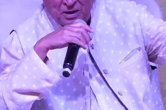 Javed Akhtar lashes out against Pak President Zardari: Always been insensitive to all under the sun Javed Akhtar lashes out against Pak President Zardari: Always been insensitive to all under the sun