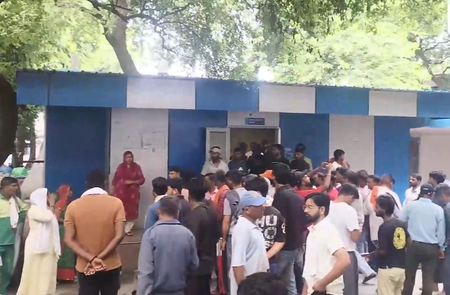 MCD sanitation worker stabbed to death in Delhi’s Kalyanpuri; accused at large MCD sanitation worker stabbed to death in Delhi’s Kalyanpuri; accused at large