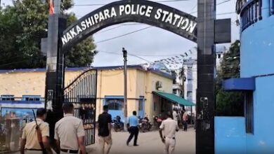 Trinamool-linked woman panchayat chief among 3 arrested in Bengal Cong leader murder case (Lead) Trinamool-linked woman panchayat chief among 3 arrested in Bengal Cong leader murder case (Lead)