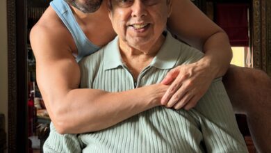 Varun Dhawan wishes birthday to the ‘chillest’ dad as David Dhawan turns 75 Varun Dhawan wishes birthday to the ‘chillest’ dad as David Dhawan turns 75
