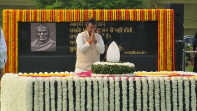 Delhi BJP chief Harsh Malhotra pays tributes to former PM Vajpayee; inaugurates Atal Canteen