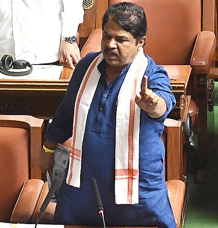 TN Assembly resolution on Hanur encounter insult to Karnataka: BJP leader TN Assembly resolution on Hanur encounter insult to Karnataka: BJP leader