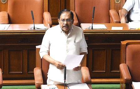 K’taka govt makes statement in both Houses to end stalemate over Nagendra; urges Oppn to end protest K’taka govt makes statement in both Houses to end stalemate over Nagendra; urges Oppn to end protest