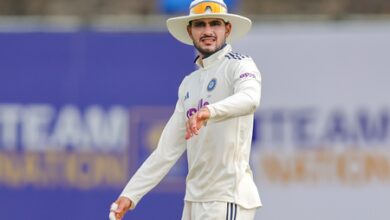 Gill scripts milestone, becomes fourth-youngest Indian to 3000 Test runs Gill scripts milestone, becomes fourth-youngest Indian to 3000 Test runs