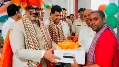 Special event organised at Howrah station to recognise role of Sahayaks Special event organised at Howrah station to recognise role of Sahayaks