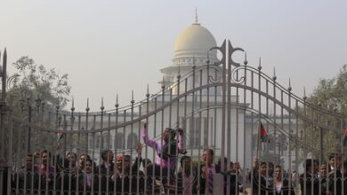 Bangladesh: Rights group decries ‘arbitrary’ arrest of 15 lawyers over Bangabandhu death anniversary gathering