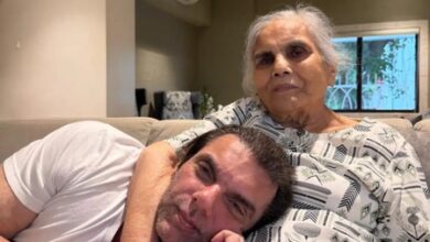Sohail Khan shares an adorable moment with mother Salma Khan, calls her ‘The strongest’