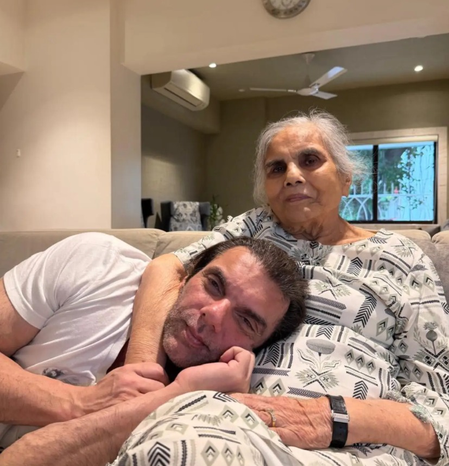 Sohail Khan shares an adorable moment with mother Salma Khan, calls her ‘The strongest’ Sohail Khan shares an adorable moment with mother Salma Khan, calls her ‘The strongest’