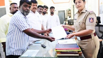 K’taka: Congress files complaint against BJP MLC for allegedly disrespecting national flag