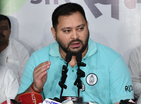 Bihar: Tejashwi Yadav to lead march to Raj Bhavan today against paper leaks and Siwan firing Bihar: Tejashwi Yadav to lead march to Raj Bhavan today against paper leaks and Siwan firing
