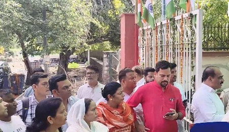 Row escalates over Kalyanpuri MCD worker’s murder; AAP alleges Delhi Police pressure on family Row escalates over Kalyanpuri MCD worker’s murder; AAP alleges Delhi Police pressure on family