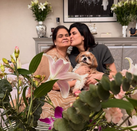 Karishma Tanna celebrates her mom’s ‘best birthday ever’, plants a sweet kiss on her cheek Karishma Tanna celebrates her mom’s ‘best birthday ever’, plants a sweet kiss on her cheek