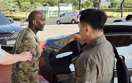 USFK commander visits South Korea’s Defence Ministry after Trump’s order to reduce joint exercise USFK commander visits South Korea’s Defence Ministry after Trump’s order to reduce joint exercise