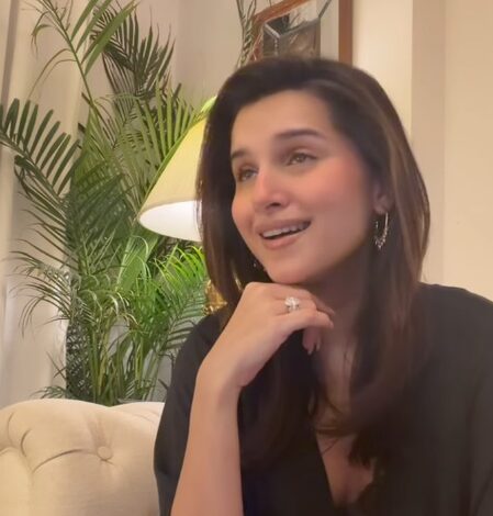 Tara Sutaria croons ‘Tum Hi Aana’ during midnight jam session Tara Sutaria croons ‘Tum Hi Aana’ during midnight jam session