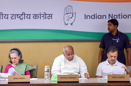How can Sonia, Rahul know significance of Vande Mataram: BJP