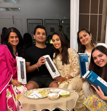 Mira Rajput celebrates Rakhi with siblings, gets extension boards as gift Mira Rajput celebrates Rakhi with siblings, gets extension boards as gift