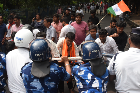 Bengal: Police examine CCTV footage of Jadavpur University clash Bengal: Police examine CCTV footage of Jadavpur University clash