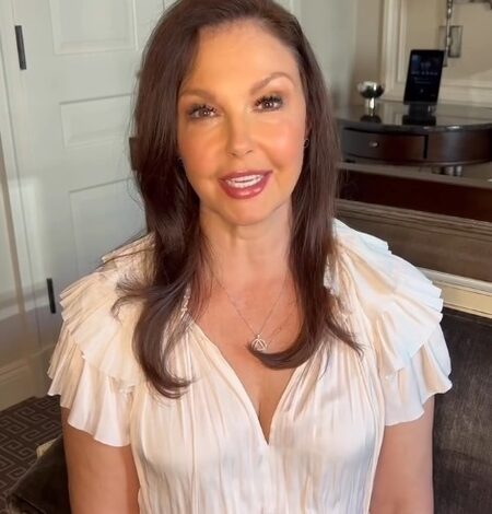 Ashley Judd recollects Elvis Presley casting a spell on the mic Ashley Judd recollects Elvis Presley casting a spell on the mic