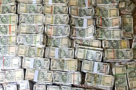 Rs 9 crore cash seized from car in Bengaluru’s Electronic City; jeweller detained Rs 9 crore cash seized from car in Bengaluru’s Electronic City; jeweller detained
