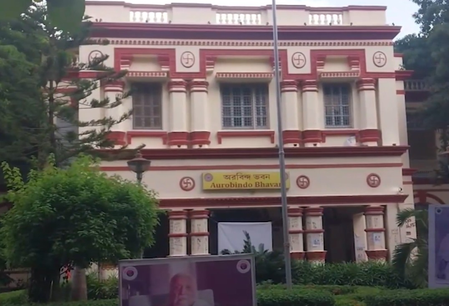 Bengal: SFI-ABVP clash erupts at Midnapore College after JU violence Bengal: SFI-ABVP clash erupts at Midnapore College after JU violence