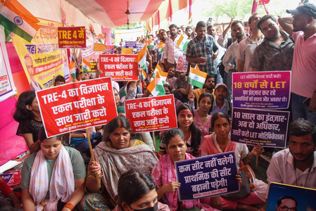 BPSC TRE-4: Music teacher aspirants protest outside Education minister’s residence in Patna BPSC TRE-4: Music teacher aspirants protest outside Education minister’s residence in Patna