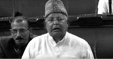 Lalu Yadav targets JD-U over Farakka water treaty; Sanjay Jha hits back Lalu Yadav targets JD-U over Farakka water treaty; Sanjay Jha hits back