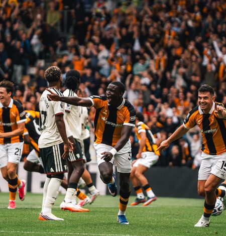 Football: Hull City stun Manchester United on return to Premier League Football: Hull City stun Manchester United on return to Premier League