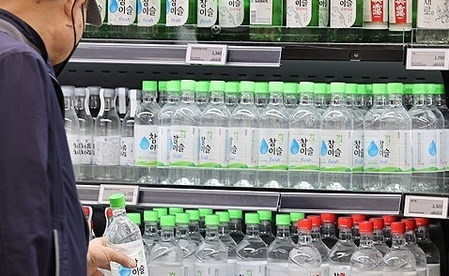 S. Koreans turn to healthy lifestyles as alcohol output falls to 27-year low S. Koreans turn to healthy lifestyles as alcohol output falls to 27-year low