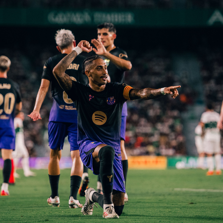 Barcelona kicks off La Liga title defense with Elche rout