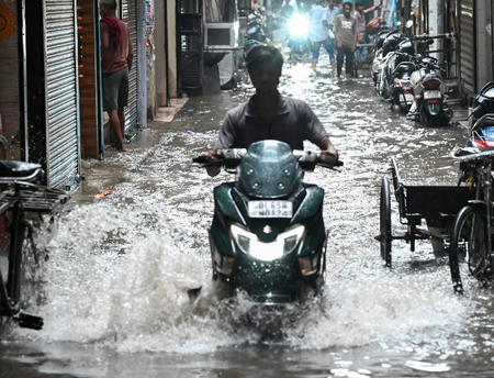 Heavy rain likely across South Bengal for next 48 hours: IMD Heavy rain likely across South Bengal for next 48 hours: IMD