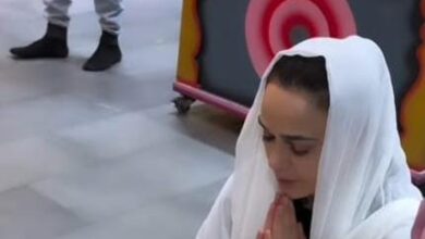 Preity Zinta offers prayers at Indian temple in Paris on the last Monday of Sawan Preity Zinta offers prayers at Indian temple in Paris on the last Monday of Sawan