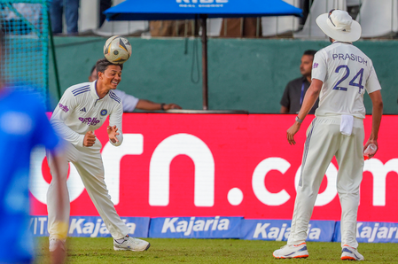 2nd Test: India land early blows as Krishna, Suthar strike in fading light