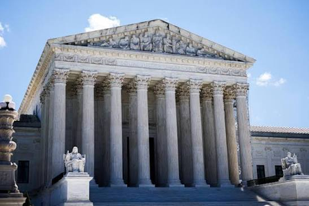 US Supreme Court lifts lower court ruling that blocks Trump’s order to restrict mail-in voting US Supreme Court lifts lower court ruling that blocks Trump’s order to restrict mail-in voting