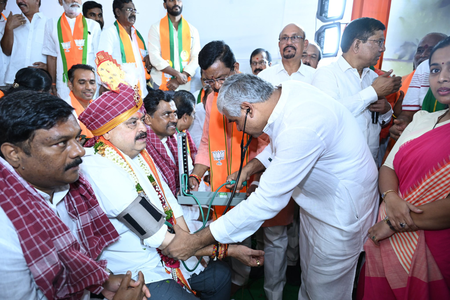 Telangana BJP chief ends hunger strike after taking ill Telangana BJP chief ends hunger strike after taking ill