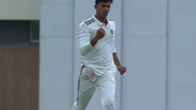 Duleep Trophy: North strike late to leave West needing 67 runs with three wickets in hand; Roy, Shahbaz lead East Zone to semis (Ld) Duleep Trophy: North strike late to leave West needing 67 runs with three wickets in hand; Roy, Shahbaz lead East Zone to semis (Ld)
