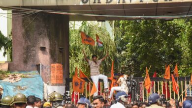 Bengal: Jadavpur University VC advised to rest after knee injury Bengal: Jadavpur University VC advised to rest after knee injury