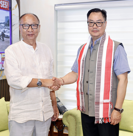 Manipur CM meets Union Minister Kiren Rijiju, discusses issues concerning state Manipur CM meets Union Minister Kiren Rijiju, discusses issues concerning state