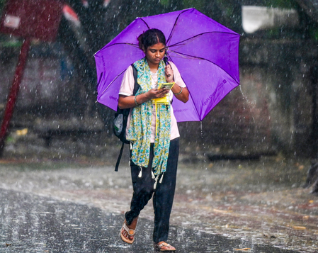Delhi set for light rain this week, air quality stays moderate Delhi set for light rain this week, air quality stays moderate