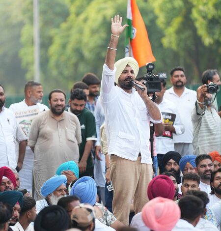Hundreds of Punjab Congress workers stage protest over rising sugar prices Hundreds of Punjab Congress workers stage protest over rising sugar prices