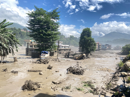 Nepal flood leaves 95 dead, dozens of security personnel and tourists still missing (2nd Lead) Nepal flood leaves 95 dead, dozens of security personnel and tourists still missing (2nd Lead)