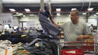 US inflation cools in July, but core prices rise as spending stalls US inflation cools in July, but core prices rise as spending stalls