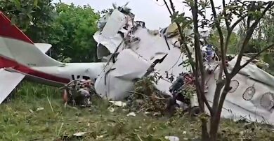 Two pilots die as plane on training flight crashes in Kanpur (Lead) Two pilots die as plane on training flight crashes in Kanpur (Lead)