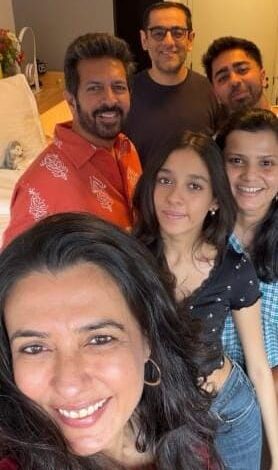 Kabir Khan & Mini Mathur help their daughter move in as she becomes a college student Kabir Khan & Mini Mathur help their daughter move in as she becomes a college student