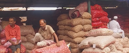 ‘Kanda Express’, buffer stocks set to bring down onion prices in Delhi ‘Kanda Express’, buffer stocks set to bring down onion prices in Delhi