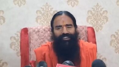 Baba Ramdev sends Raksha Bandhan gift to Kangana Ranaut; calls for end to hatred, discrimination Baba Ramdev sends Raksha Bandhan gift to Kangana Ranaut; calls for end to hatred, discrimination